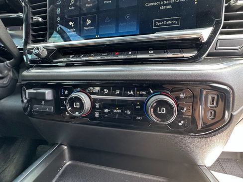 Used 2025 Chevrolet Silverado 3500 High Country AWD/4WD image 19