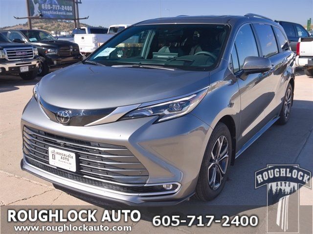 Used 2026 Toyota Sienna Platinum AWD/4WD image 1