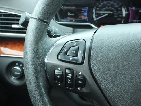 Used 2019 Lincoln MKT AWD image 25