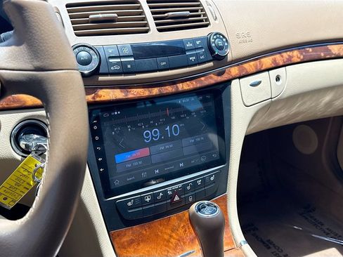 Used 2009 Mercedes-Benz E 350 Sedan image 25