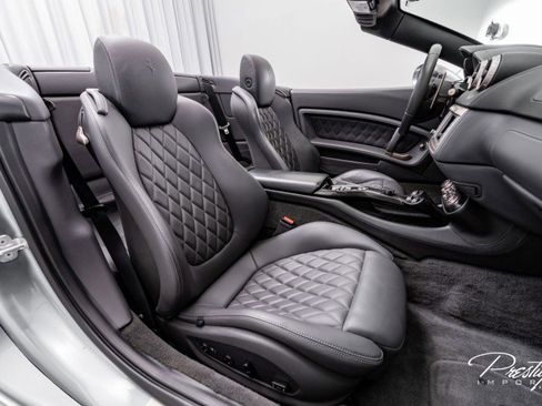 Used 2014 Ferrari California image 45