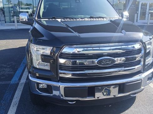 Used 2015 Ford F150 Lariat w/ Equipment Group 502A Luxury AWD/4WD image 4