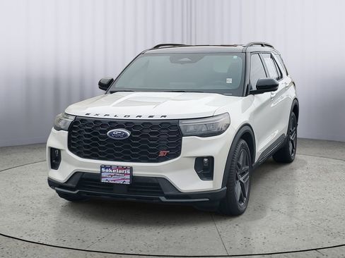 Used 2025 Ford Explorer ST w/ Sun And Sound Package image 9