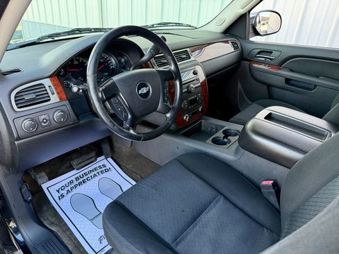 Used 2010 Chevrolet Suburban LS w/ Interior Plus Package image 26