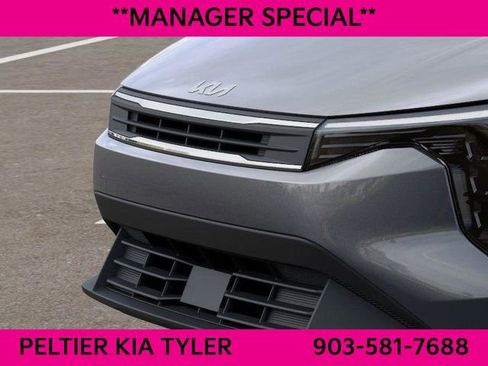 New 2025 Kia K4 LXS image 13