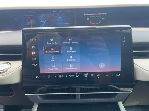 Used 2024 Lincoln Nautilus Reserve w/ Equipment Group 203A AWD/4WD image 11