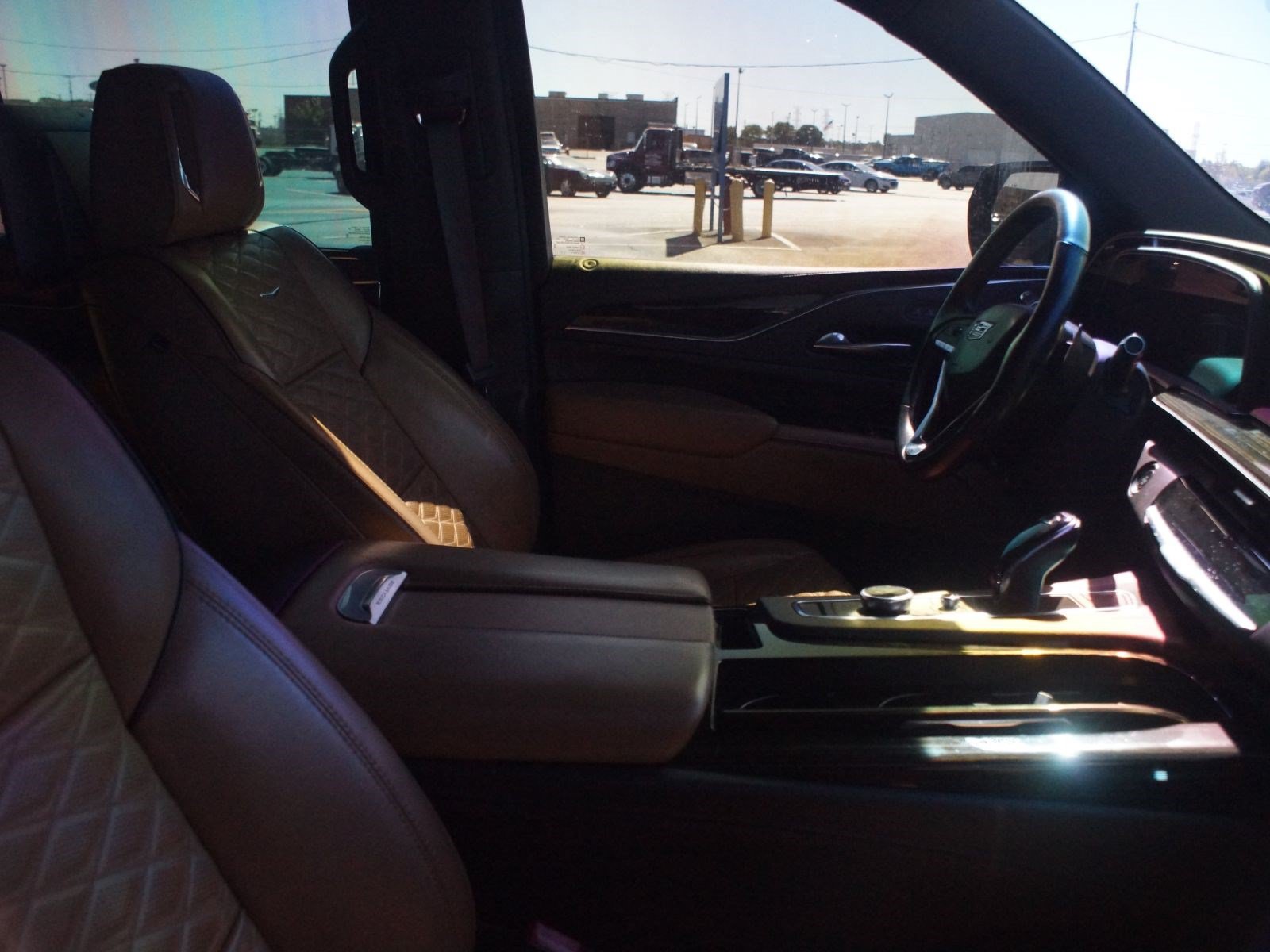 Used 2021 Cadillac Escalade Premium Luxury AWD/4WD image 5
