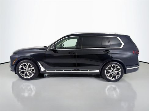 Used 2023 BMW X7 xDrive40i w/ Premium Package image 2