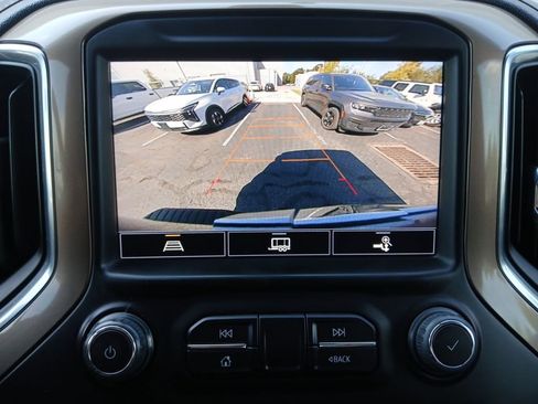 Used 2021 Chevrolet Silverado 1500 High Country w/ Z71 Off-Road Package AWD/4WD image 9
