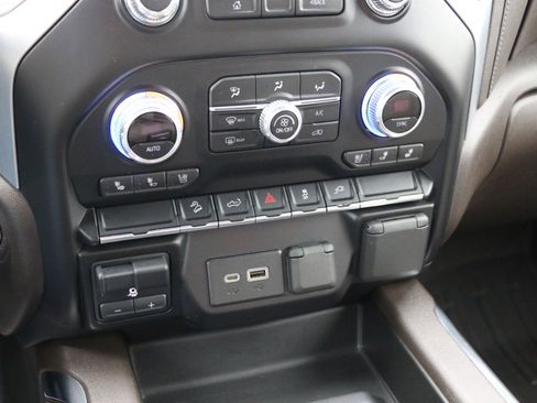 Used 2021 GMC Sierra 1500 SLT w/ SLT Premium Package image 23