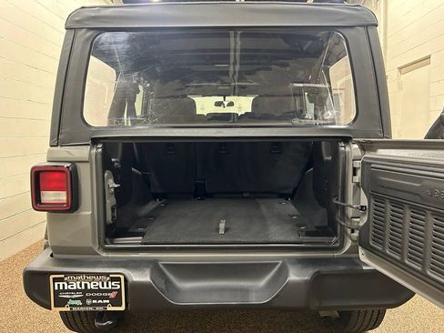 Used 2022 Jeep Wrangler Unlimited Sport AWD/4WD image 10
