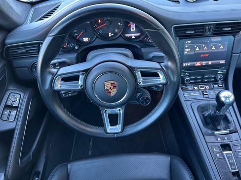 Used 2019 Porsche 911 Carrera GTS image 16