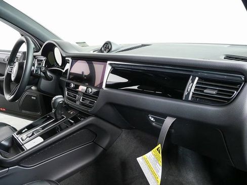 New 2026 Porsche Macan image 26