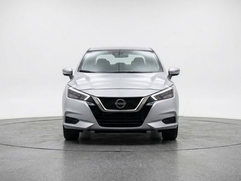 Used 2025 Nissan Versa SV w/ Trunk Package FWD image 2