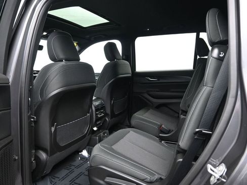 New 2026 Jeep Grand Cherokee L Laredo image 27