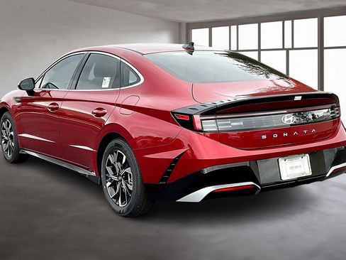 New 2025 Hyundai Sonata SEL image 3