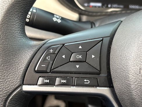 Certified 2020 Nissan Versa SV w/ Trunk Package image 18