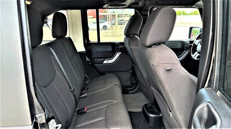 Used 2013 Jeep Wrangler Unlimited Sahara AWD/4WD image 13
