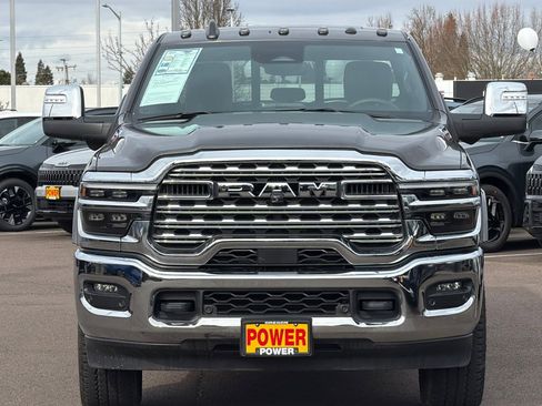 Used 2025 RAM 3500 Limited image 9