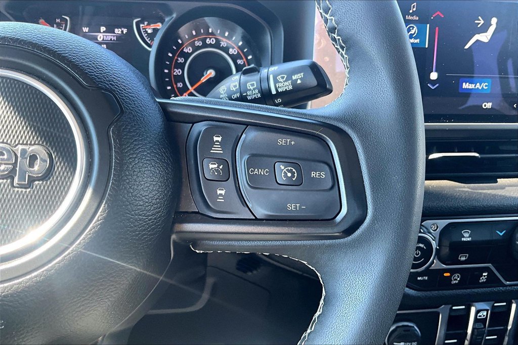 Used 2025 Jeep Wrangler Unlimited Sport AWD/4WD image 19