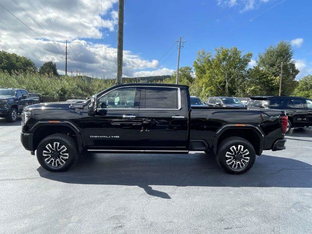 Used 2026 GMC Sierra 2500 Denali Ultimate AWD/4WD image 2