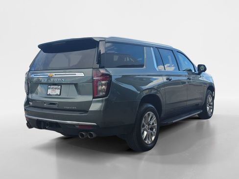 Used 2023 Chevrolet Suburban Premier image 5