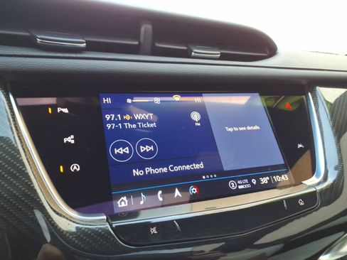 Used 2023 Cadillac XT6 Sport w/ Technology Package image 18