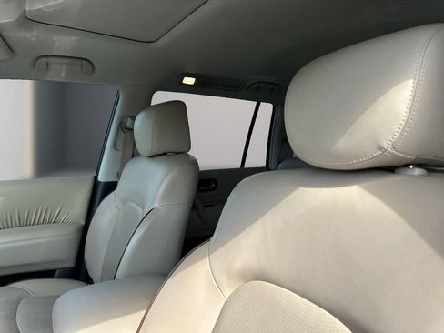 Used 2019 Nissan Armada Platinum w/ Captain's Chairs Package RWD image 13
