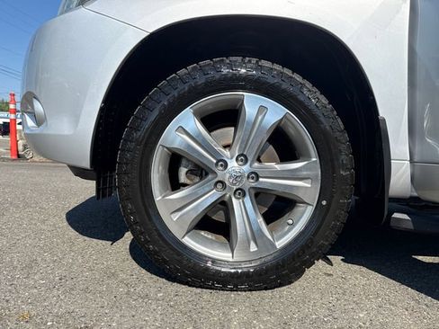 Used 2009 Toyota Highlander Sport w/ Extra Value Pkg 5 AWD/4WD image 27