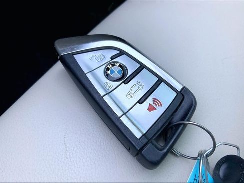 Used 2022 BMW X5 xDrive40i w/ M Sport Package AWD/4WD image 15