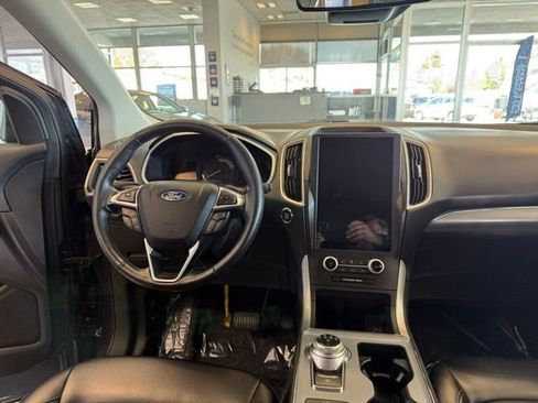 Used 2021 Ford Edge SEL image 25