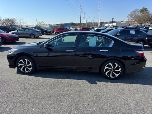 Used 2017 Honda Accord EX-L image 8