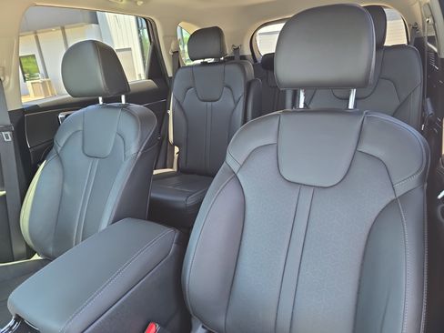 Certified 2023 Kia Sorento SX AWD/4WD image 22