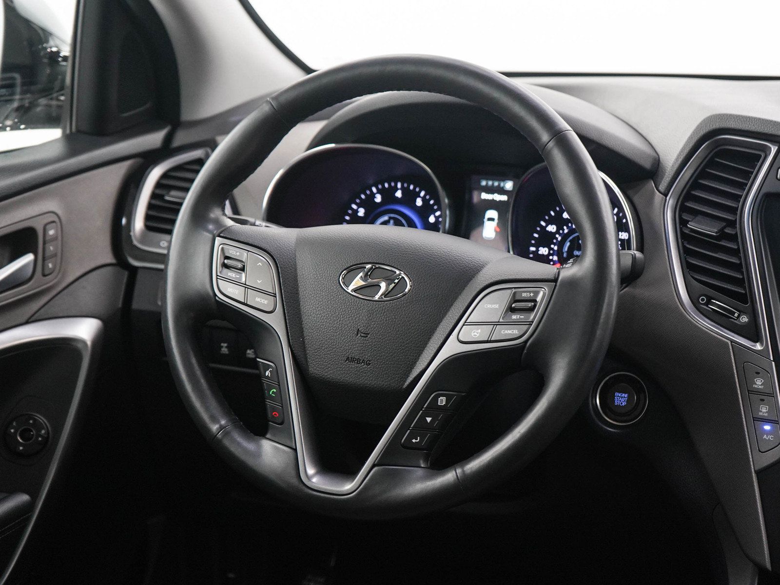 Used 2016 Hyundai Santa Fe SE w/ Option Group 03 AWD/4WD image 14