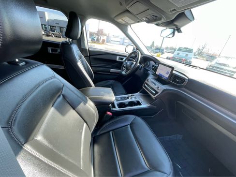 Used 2023 Ford Explorer XLT w/ Equipment Group 202A image 21