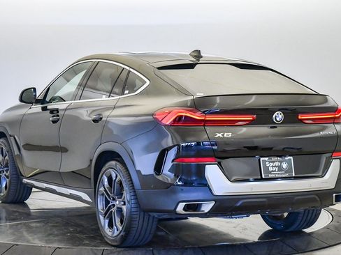 Certified 2023 BMW X6 xDrive40i w/ Premium Package image 2
