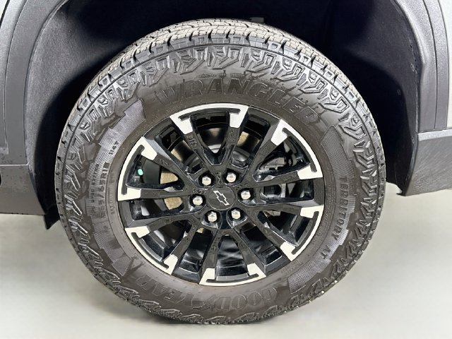 Used 2025 Chevrolet Traverse Z71 AWD/4WD image 32