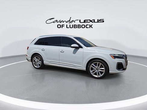 Used 2025 Audi Q7 3.0T Premium Plus AWD/4WD image 2