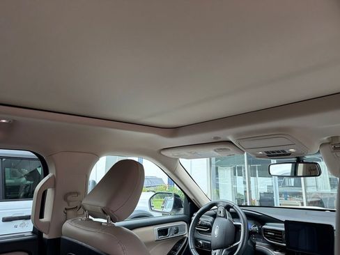 Used 2020 Ford Explorer Limited RWD image 9