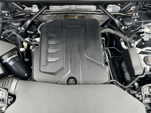 Certified 2025 Audi Q5 Premium w/ Convenience Package image 15