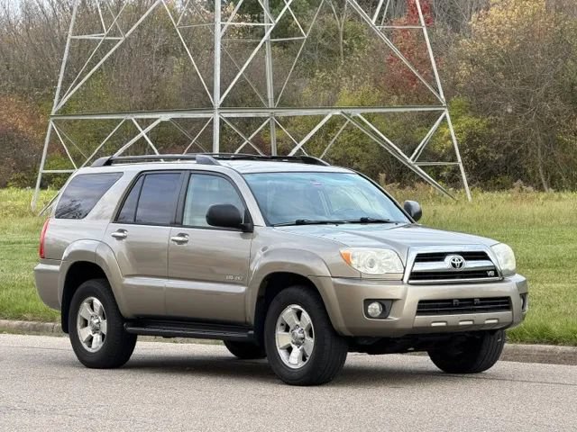 Used 2006 Toyota 4Runner SR5 AWD/4WD image 2