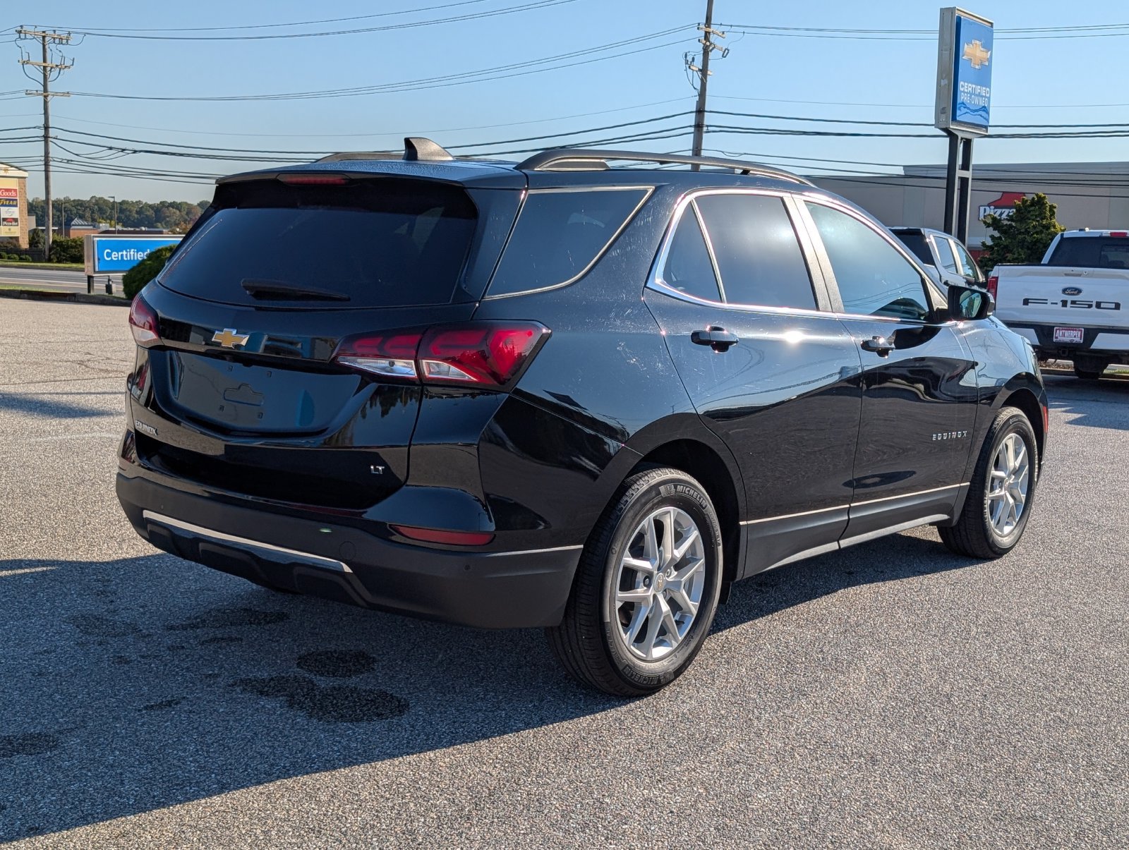 Used 2023 Chevrolet Equinox LT FWD image 3