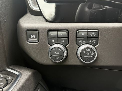 Used 2025 GMC Sierra 1500 SLT w/ SLT Premium Plus Package AWD/4WD image 12