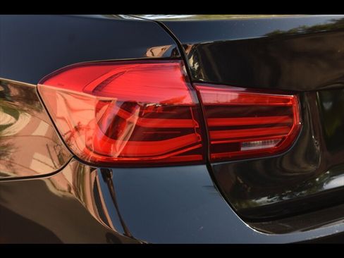 Used 2017 BMW 330i Sedan RWD image 49