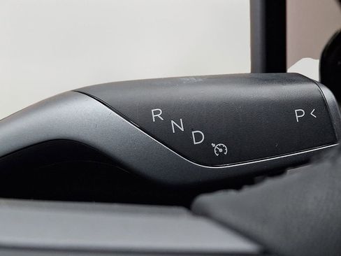 Used 2021 Tesla Model Y Long Range image 15