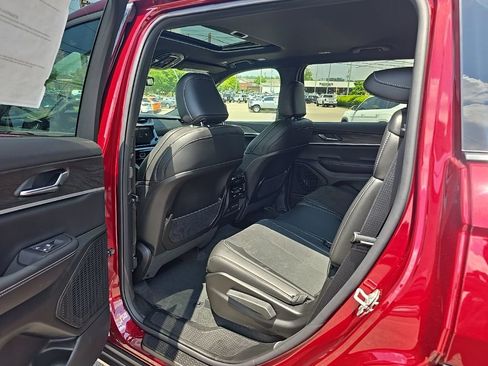 New 2026 Jeep Grand Cherokee L 2WD image 22