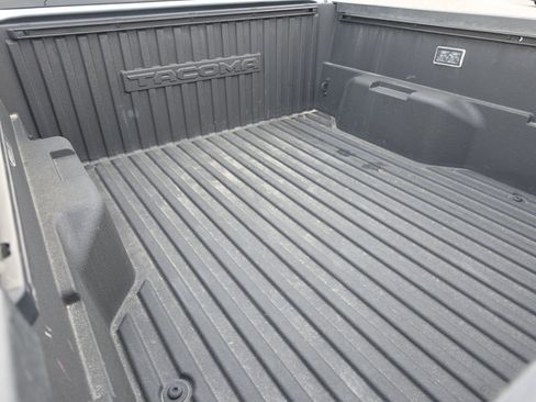 Used 2025 Toyota Tacoma TRD Off-Road image 7