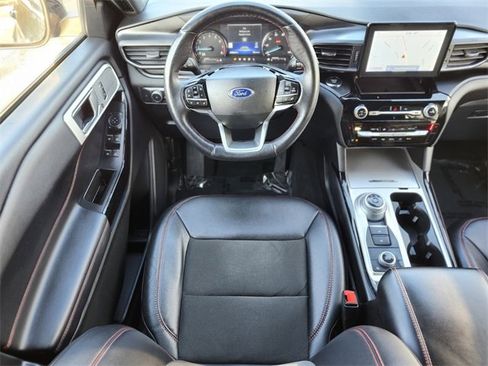 Certified 2022 Ford Explorer ST-Line w/ Class IV Trailer Tow Package image 13