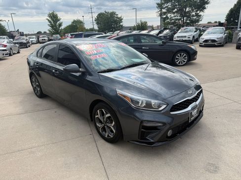 Used 2021 Kia Forte LXS FWD image 3