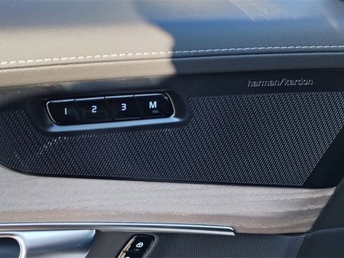 New 2026 Volvo XC90 B6 Plus image 9